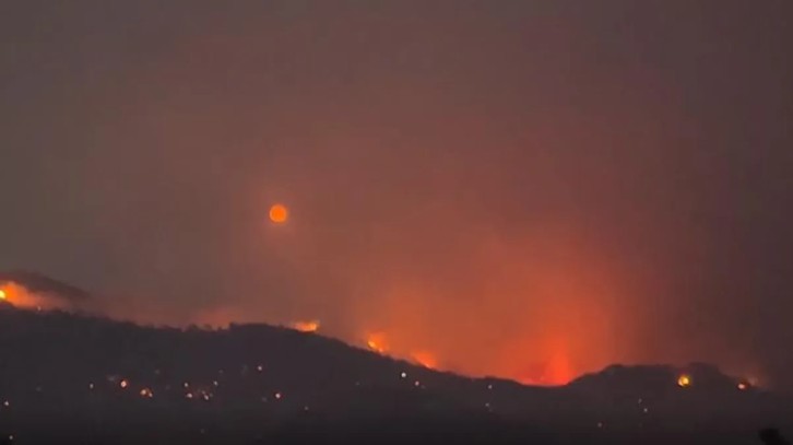 Hava karardı ancak alevlerle mücadele canla başla sürüyor! İşte Datça'dan son görüntüler