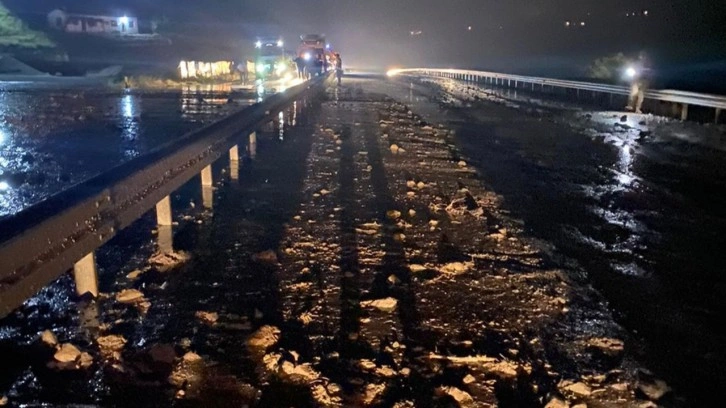 Heyelan nedeniyle kapanan Erzincan-Erzurum kara yolu ulaşıma açıldı