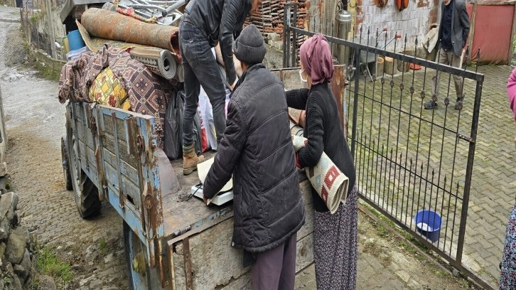 Heyelanda evlerini terk eden vatandaşlara yardım eli uzandı