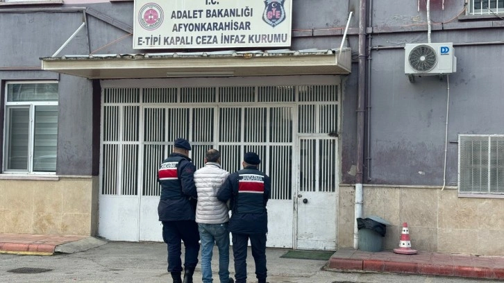 Hırsızlık suçundan 6 yıl hapis cezası ile aranan şahsı jandarma yakaladı