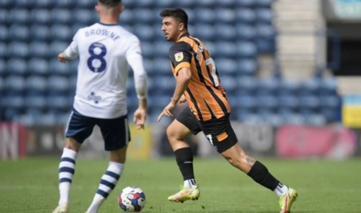 Hull City deplasmandan puan ile dönüyor!