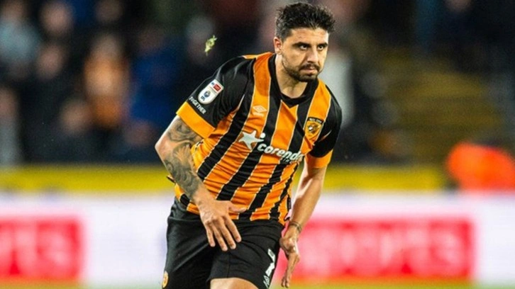 Hull City Ozan Tufan'ın hat-trick'i ile 4-2 kazandı