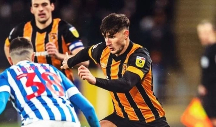 Hull City puanı son anlarda kurtardı