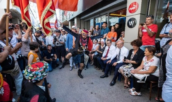 Hür Efe Şeref Üsküp’ün adı Kemeraltı 851. Sokak’ta yaşayacak