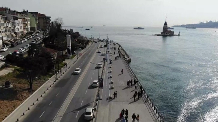 İBB Üsküdar sahilinde bir kafenin yıkımını yaptı