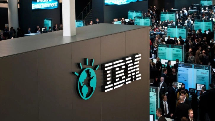 IBM'in ikinci çeyrekte geliri azaldı