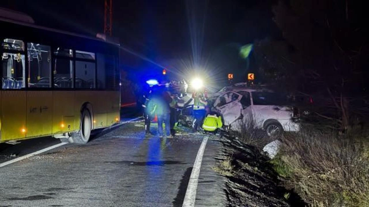 İETT otobüsüyle ticari araç kafa kafaya çarptı: 1 ölü