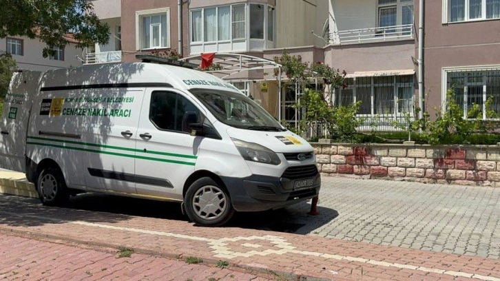 İki kız kardeş, 4 saat arayla ölü bulundu