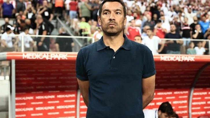 İlk 11 şekilleniyor! Van Bronckhorst kadroda değişikliğe gidecek