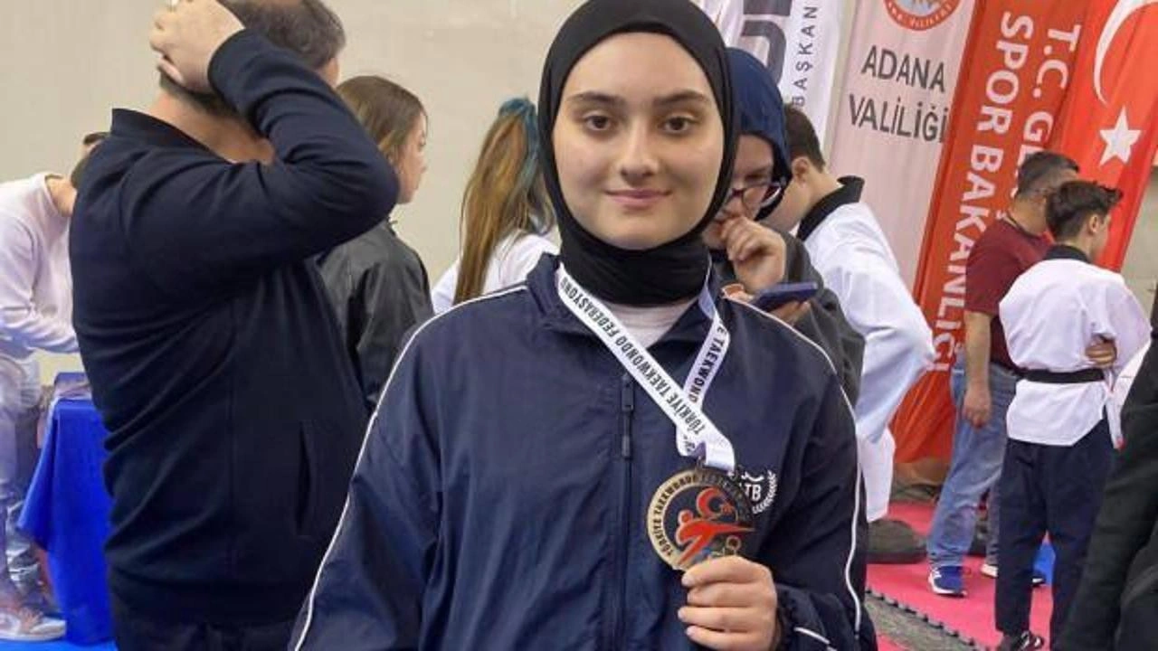 İmam Hatip Lisesi öğrencisi Nazike Nur Yazıcı'dan Taekwondo Şampiyonası'nda büyük başarı