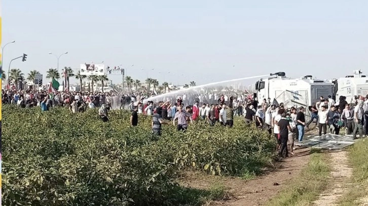 İncirlik Üssü önünde eylem yaparak askeri bölgeye girmeye çalışan gruba polisten müdahale!