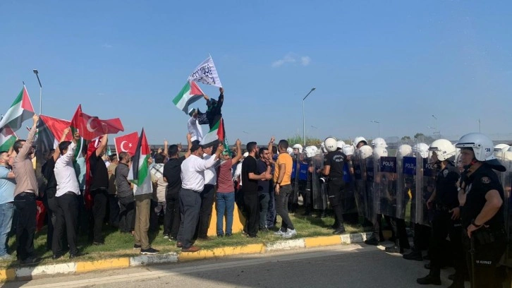 İncirlik Üssü'ndeki protestoya polis müdahalesi