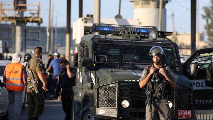 İncirlik Üssü’ne girmeye çalışan gruba polis müdahale etti