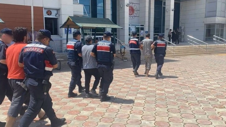 İnsan kaçakçılarının yeni yöntemi1 Polis kılığına giren 13 kaçakçı yakalandı