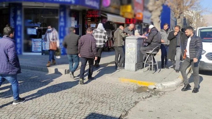 İran'da 5,7 büyüklüğünde deprem! Sarsıntı Van ve Hakkari'de de hissedildi