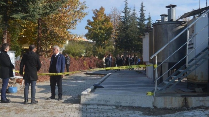 İşçiler fabrikada kuyuya düştü! Yoğun bakımda olanlar var