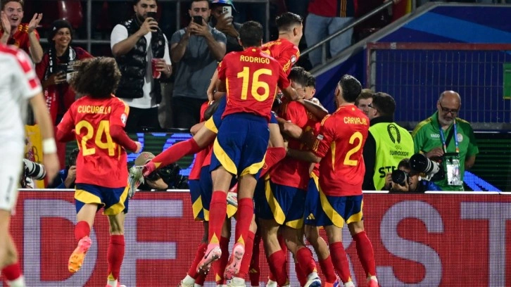 İspanya, geriye düştüğü maçta Gürcistan'ı farklı geçti