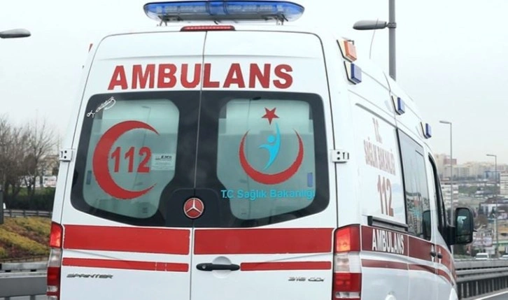 Isparta'da ambulans ile otomobil çarpıştı: 1 ölü, 6 yaralı