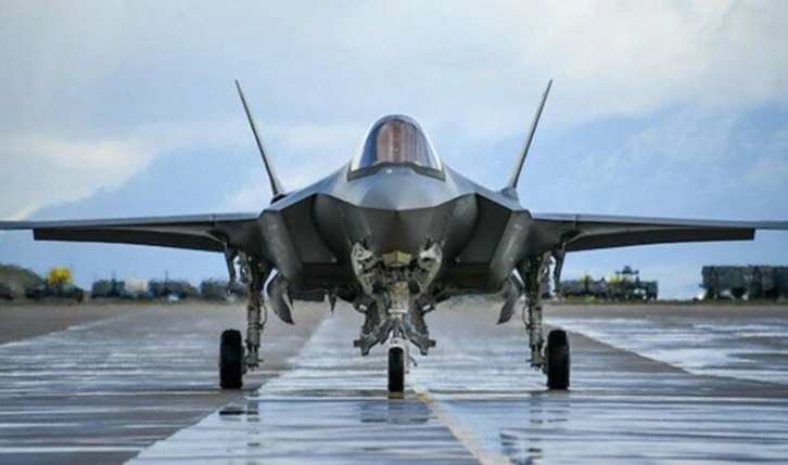 İsrail, F-35'lerin faaliyetini geçici olarak durdurdu