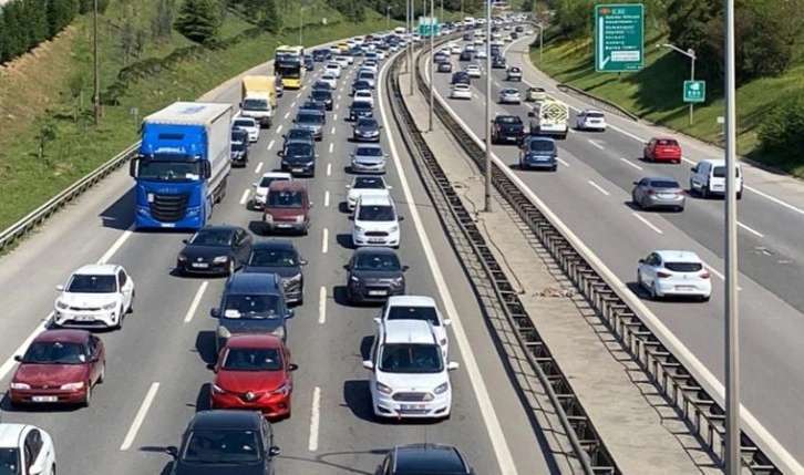 İstanbul Anadolu Yakası'nda trafik yoğunluğu yüzde 70'e ulaştı