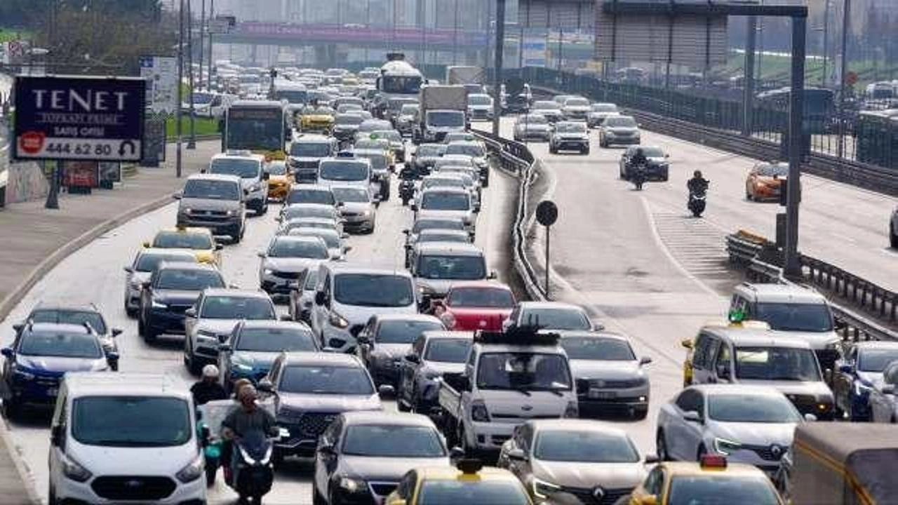 İstanbul'da trafik yoğunluğu yüzde 83 seviyesinde