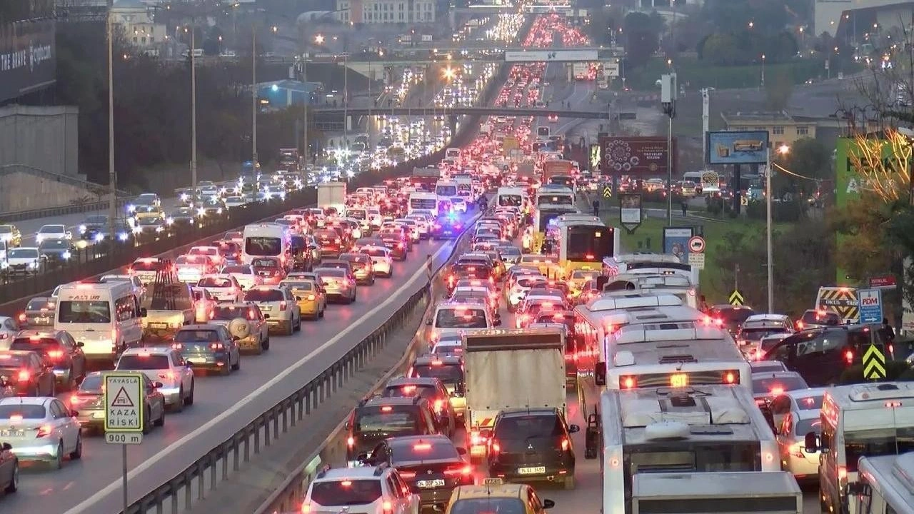 İstanbul'da yoğun trafik! Yüzde 80'i aştı