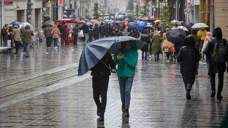 İstanbul güne yağmurla başladı! Meteoroloji'den 20 il için sarı, 4 il için turuncu kodlu uyarı