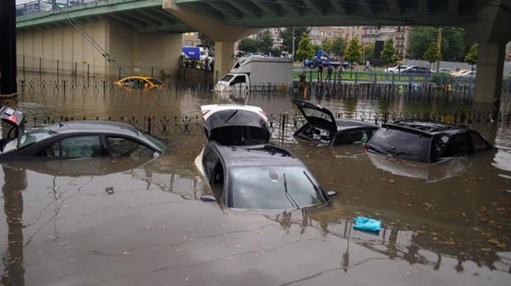 İstanbul için peş peşe sağanak yağış uyarısı! İşte en riskli 5 ilçe