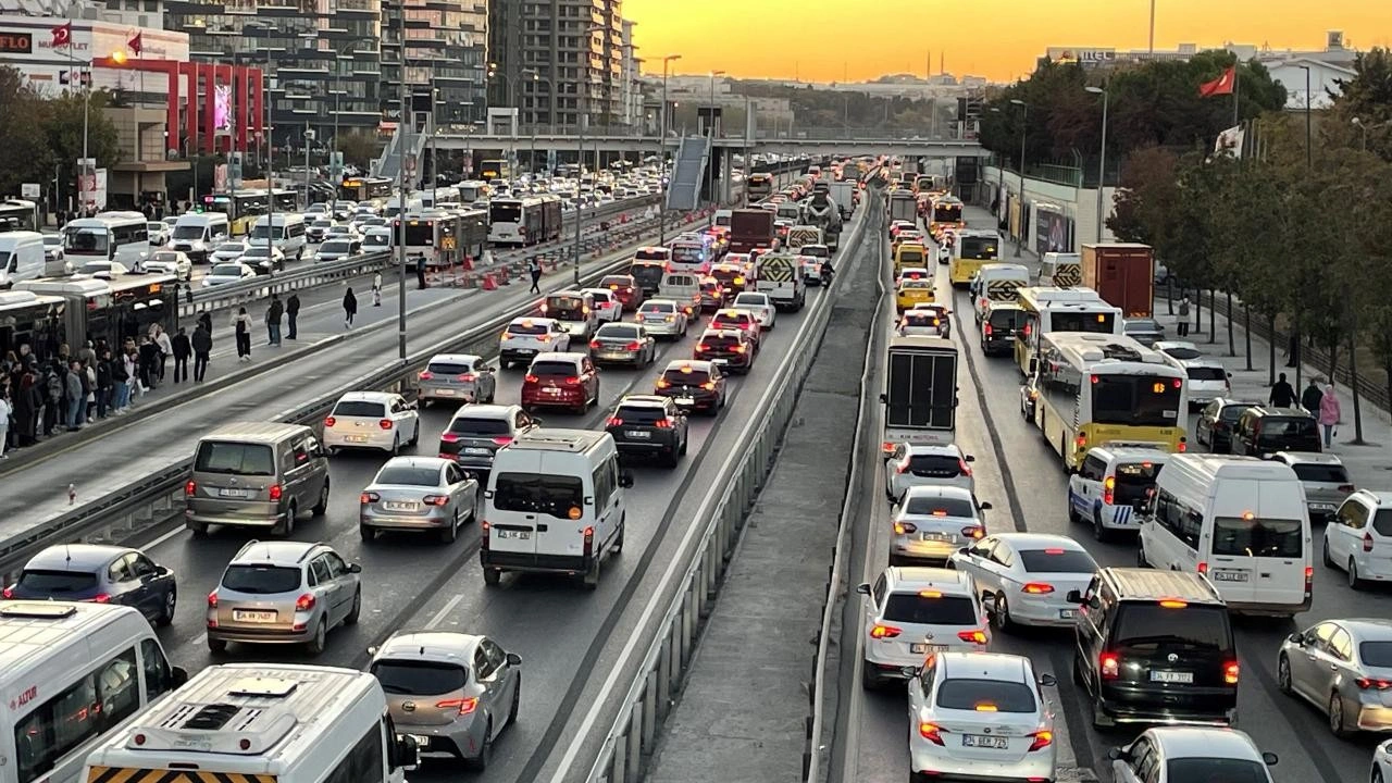 İstanbul trafiğinde 'ara tatil' yoğunluğu