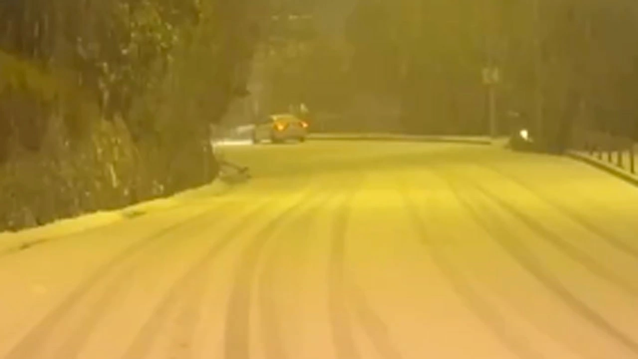 İstanbul'un bazı ilçelerinde kar yağışı etkili oldu