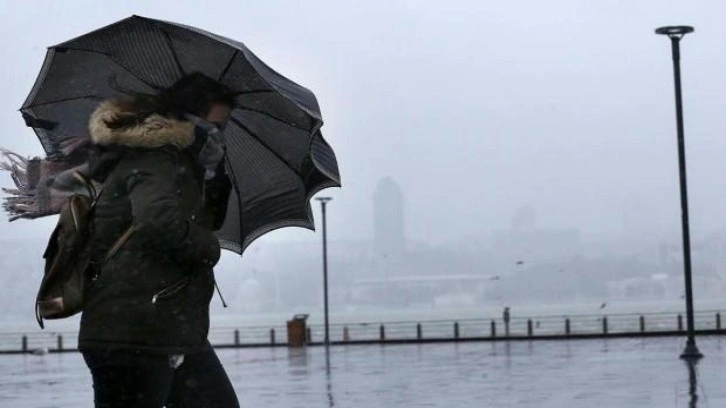 İstanbul Valiliği uyardı: Rüzgar ve fırtınaya dikkat