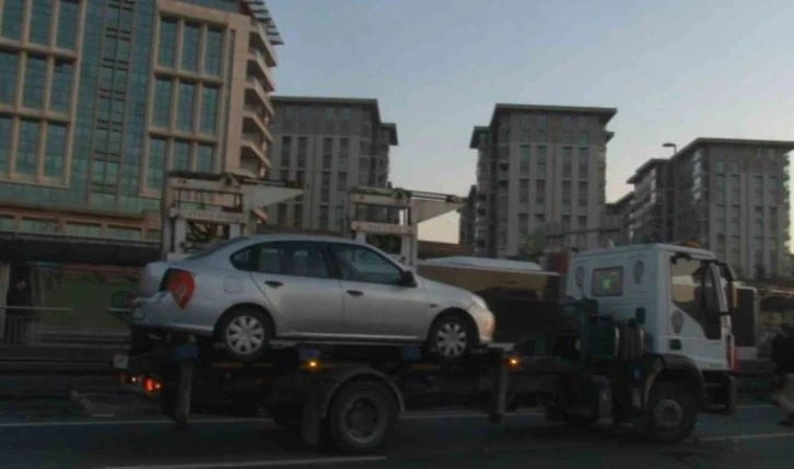 İstanbul'da 1 Mayıs görevine giden polis aracı kaza yaptı