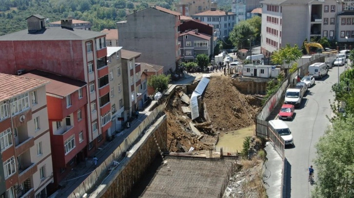 İstanbul'da büyük skandal! Sarıyer'de, AK Parti'nin önerge verdiği yol çöktü