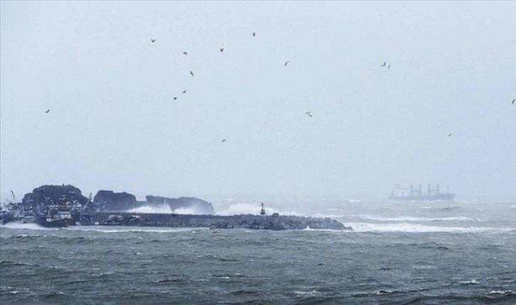 İstanbul'da deniz ulaşımına hava muhalefeti engeli