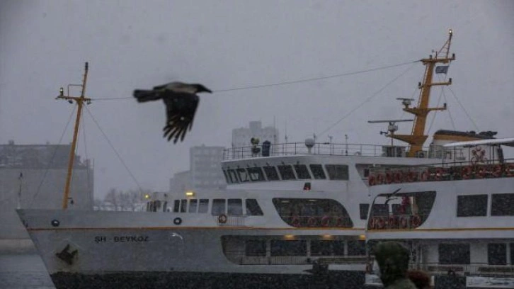 İstanbul'da fırtına: Seferler iptal edildi