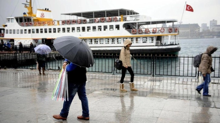 İstanbul'da fırtına: Şehir Hatları'nda birçok sefer iptal edildi