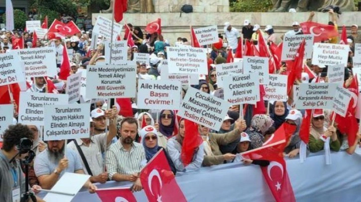 İstanbul'da LGBT'ye karşı 'Büyük Aile Buluşması'