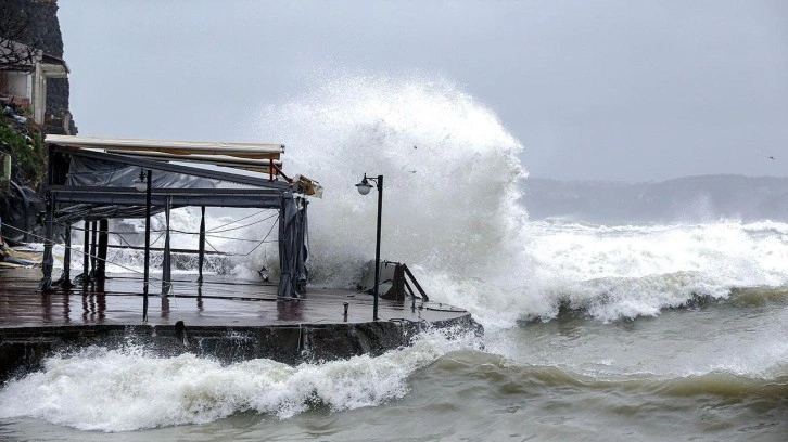 İstanbullular fırtınaya dikkat! Meteorolojiden 14 ile sarı kodu