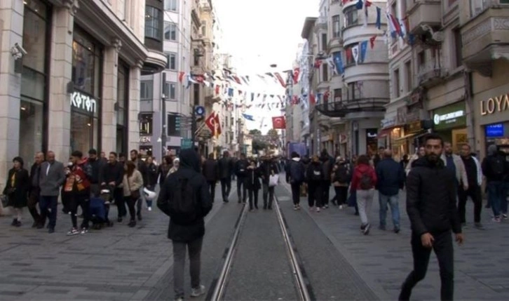 İstiklal Caddesi’ndeki tezgahlar kaldırıldı