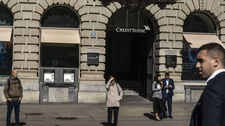 İsviçreli bankacılık devi UBS, çöküşün eşiğindeki Credit Suisse'i satın aldı