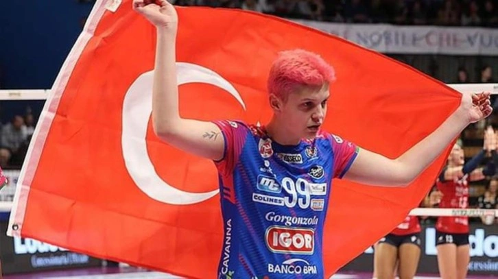 İtalyanlar yanımızda! Milli voleybolcu Ebrar'ın takımı Novara'dan depremzedelere destek