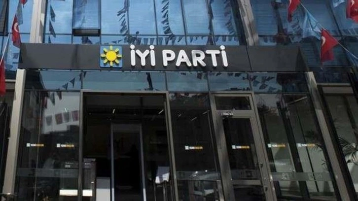 İyi Parti'de istifalar sürüyor! AK Parti'ye katıldılar