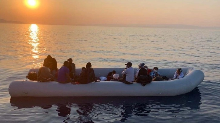 İzmir'de 18 düzensiz göçmen yakalandı, 18 düzensiz göçmen kurtarıldı