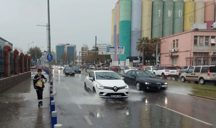 İzmir için çok kuvvetli ve şiddetli sağanak uyarısı