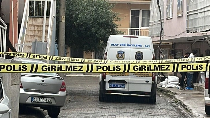 İzmir'de bir evde derin dondurucuda 3 kişinin cesedi bulundu