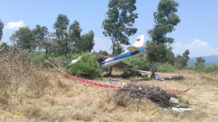 İzmir'de uçak düştü, 2 kişi sağ kurtuldu