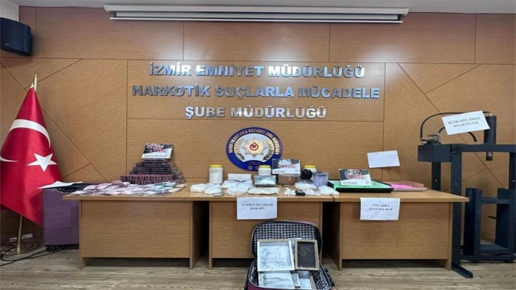 İzmir'de uyuşturucu tacizlerine büyük vurgun! 13,5 kilo kokain ve binlerce hap ele geçirildi