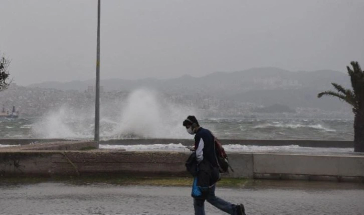 İzmir’e fırtına uyarısı: 09.00’da başlayacak!