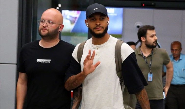 Joshua King, İstanbul'a geldi: En iyi arkadaşım çılgın bir Fenerbahçeli