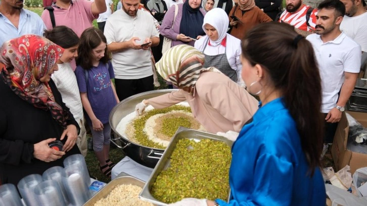 KADEM’den Süleymaniye’de bin kişilik aşure ikramı